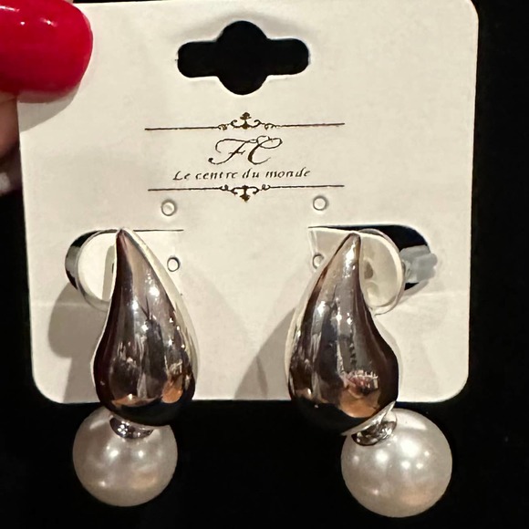 Silver Drop W/Pearl Earrings NWT - Picture 3 of 6